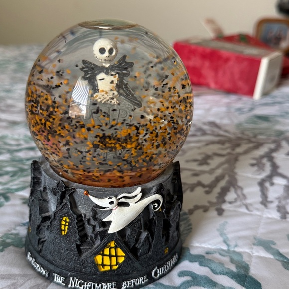 Disney’s Tim Burton’s the nightmare before Christmas music snow globe - Picture 3 of 8